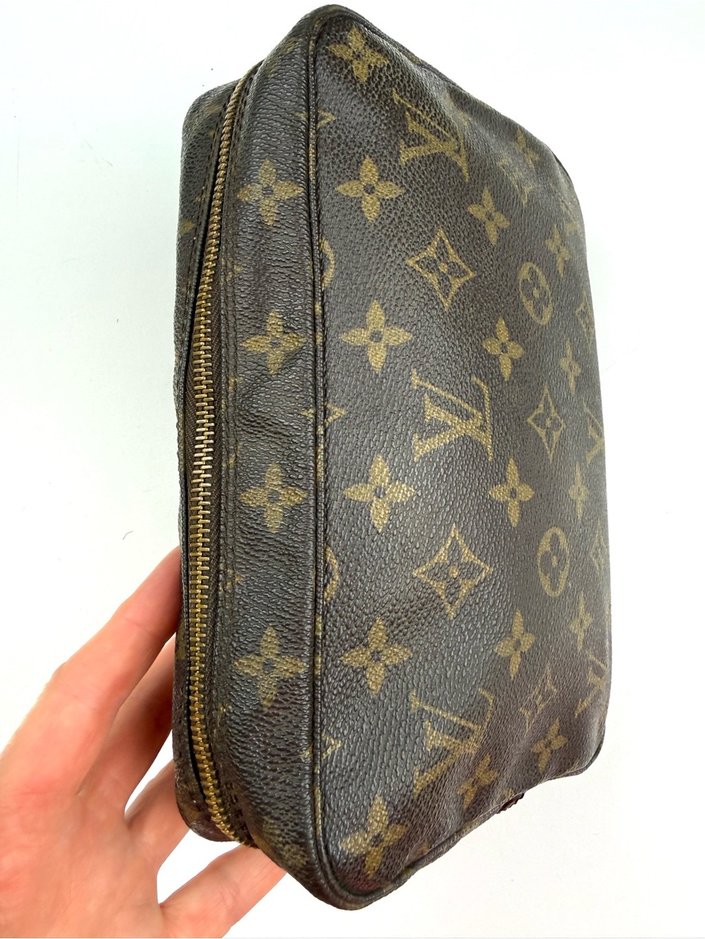 LOUIS VUITTON Monogram Trousse Toilette 23 - Picture 3 of 17
